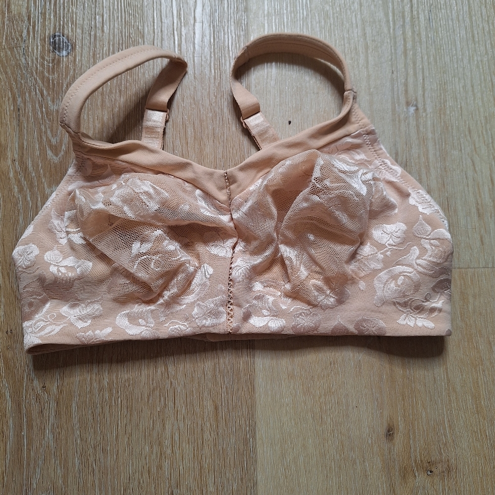 Wacoal Peach Lace Bra